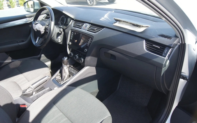 Skoda Octavia cena 23900 przebieg: 339000, rok produkcji 2017 z Miechów małe 301